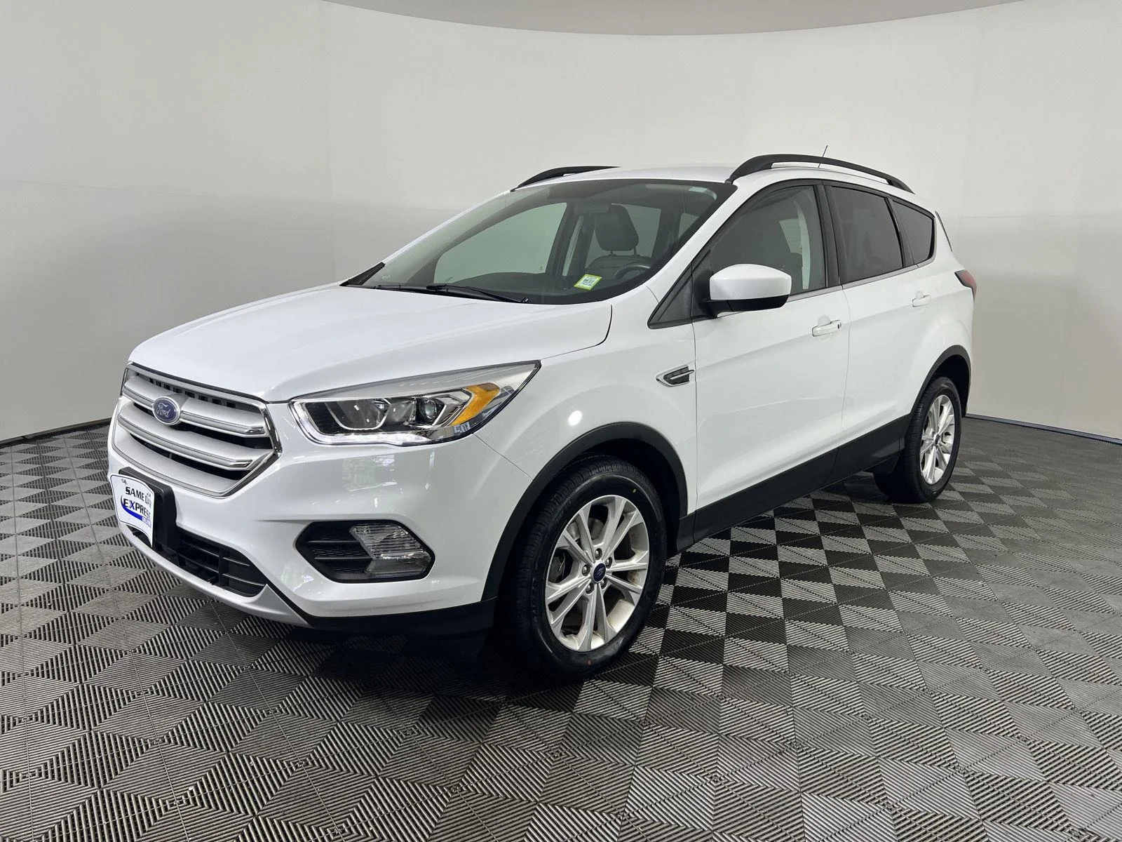 Used 2019 Oxford White Ford SEL image 28