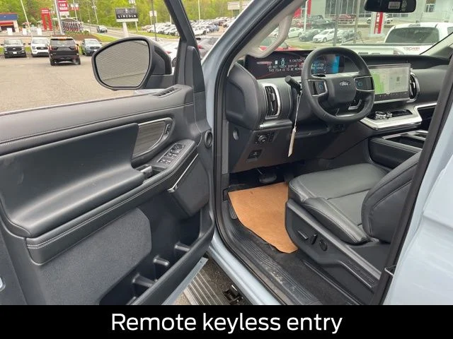 New 2026 Glacier Gray Metallic Tri-Coat Ford Platinum® image 11
