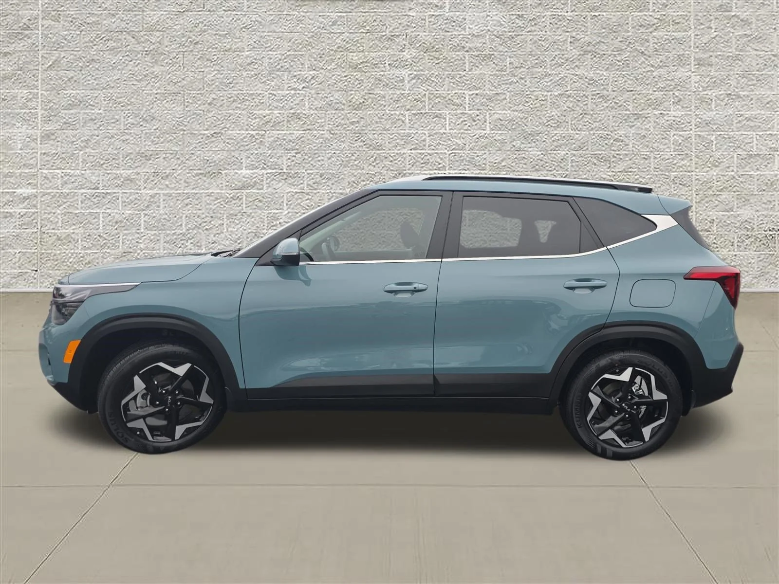 Used 2026 Pluton Blue Kia EX image 4