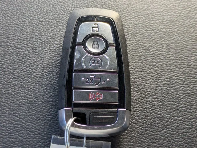 New 2027 Agate Black Metallic Ford F-250® Lariat® image 28