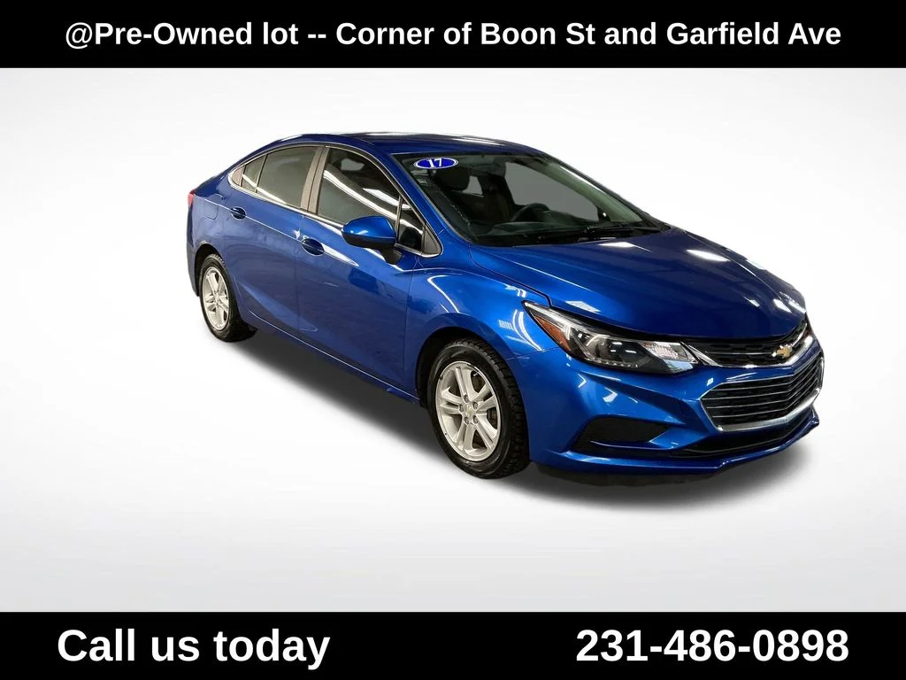 Used 2017 Blue Chevrolet LT image 7