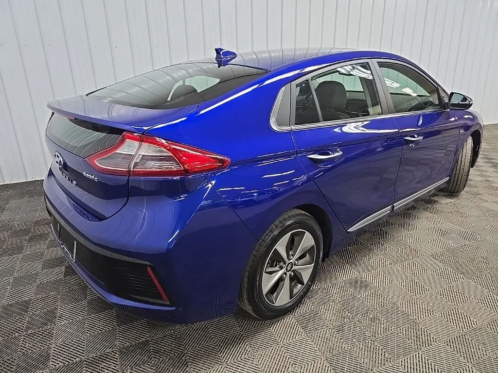Used 2019 Intense Blue Hyundai Limited image 10