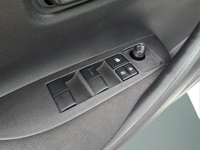 2025 Toyota Corolla LE - Photo 10