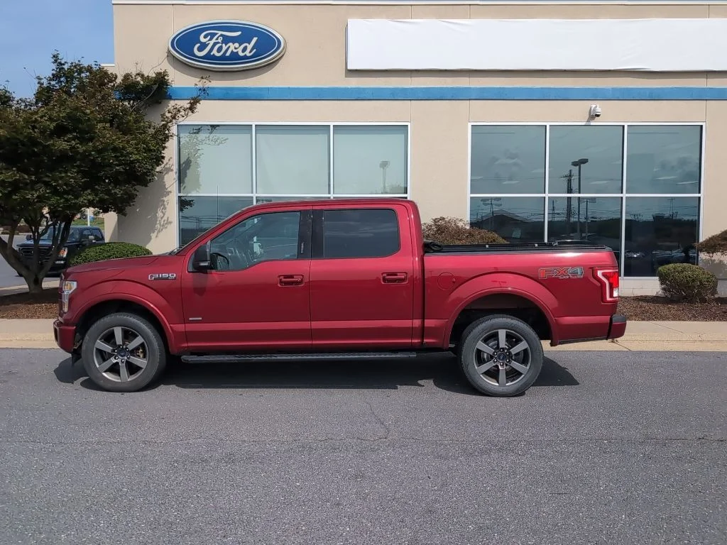 Used 2017 Red Ford XLT image 8
