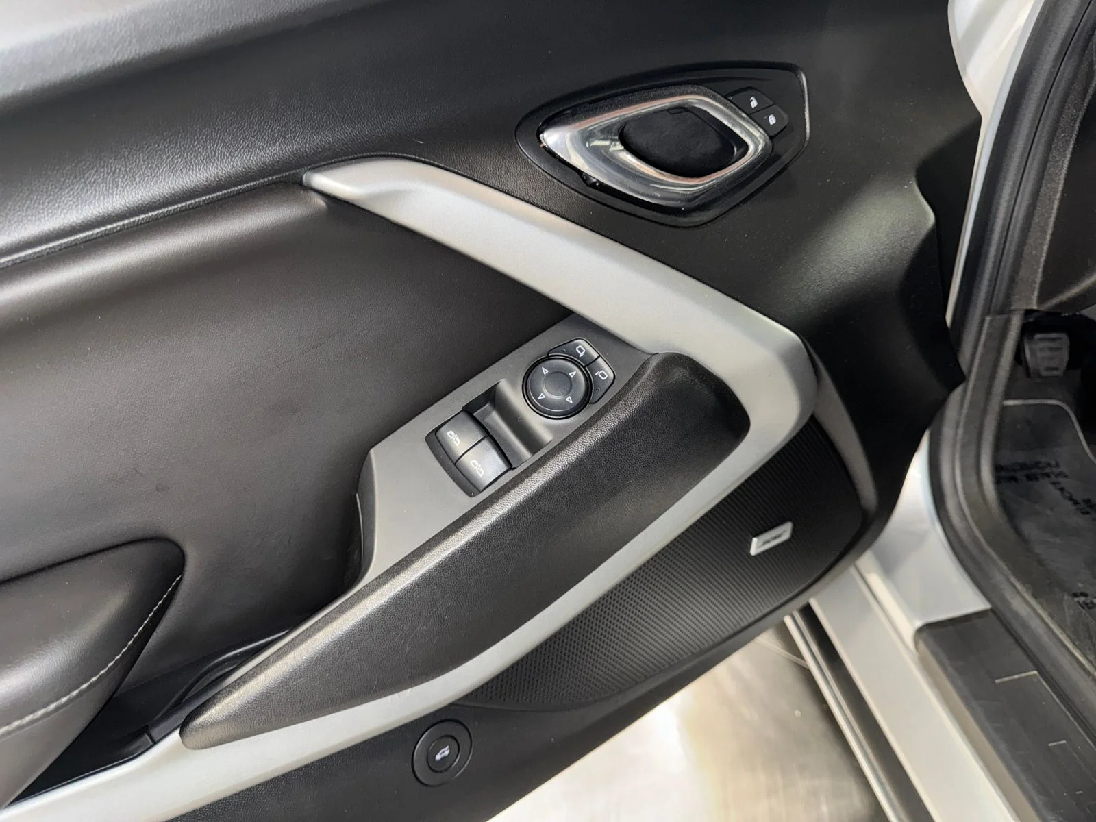 Used 2017 Silver Ice Metallic Chevrolet 1LT image 17