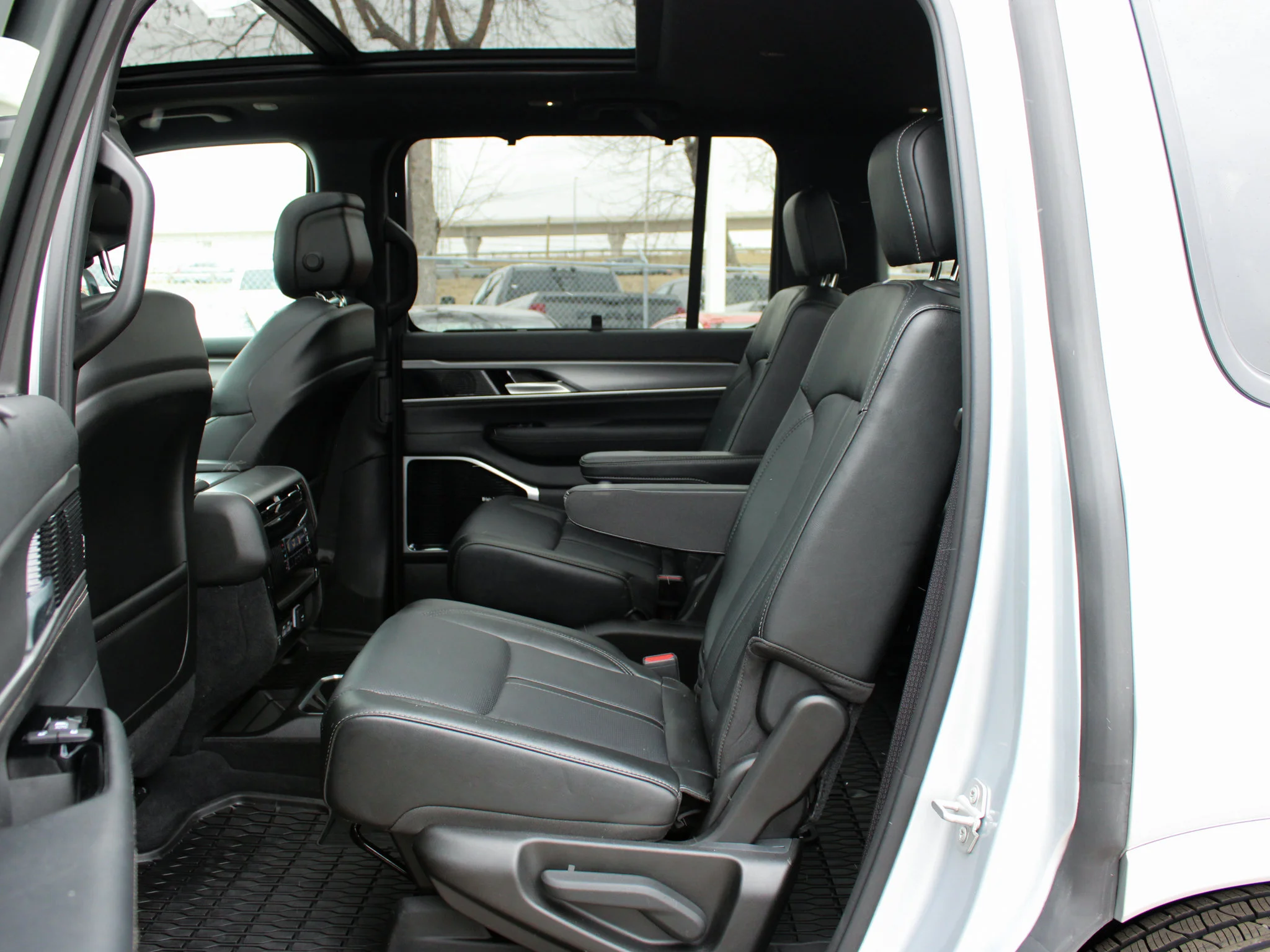 Certified Used 2025 Silver Jeep Series III Super * Twin-Turbo | McIntosh | Head-Up Display | Heated Nappa Leather | Running Boards image 19