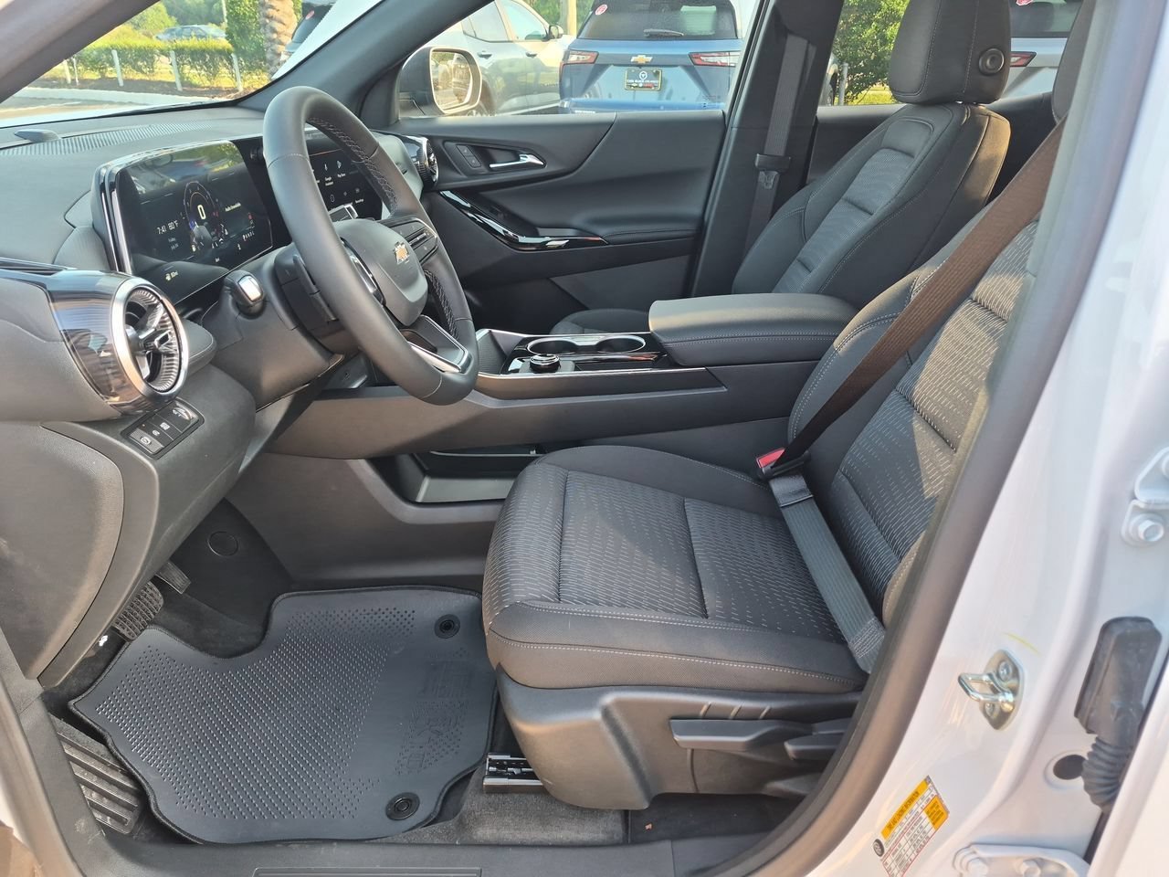 2027 Chevrolet Equinox LT - Photo 18