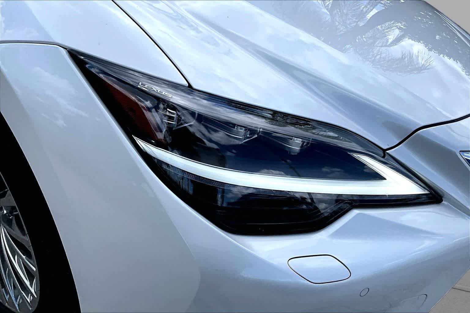 Used 2024 Eminent White Pearl Lexus  image 28