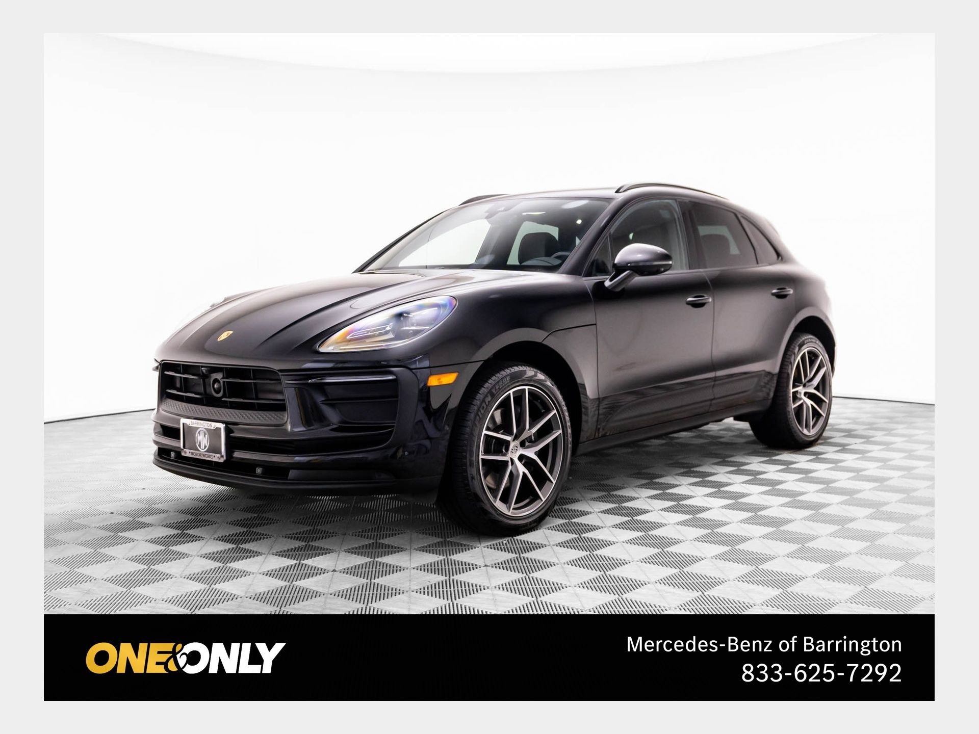 2024 Porsche Macan -'s photo