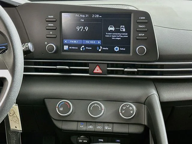 Certified Pre-Owned 2025 Hyundai Elantra SE