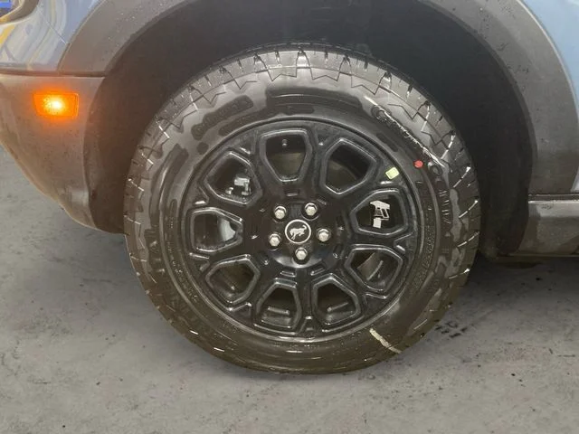 New 2026 Azure Gray Metallic Ford Badlands image 14