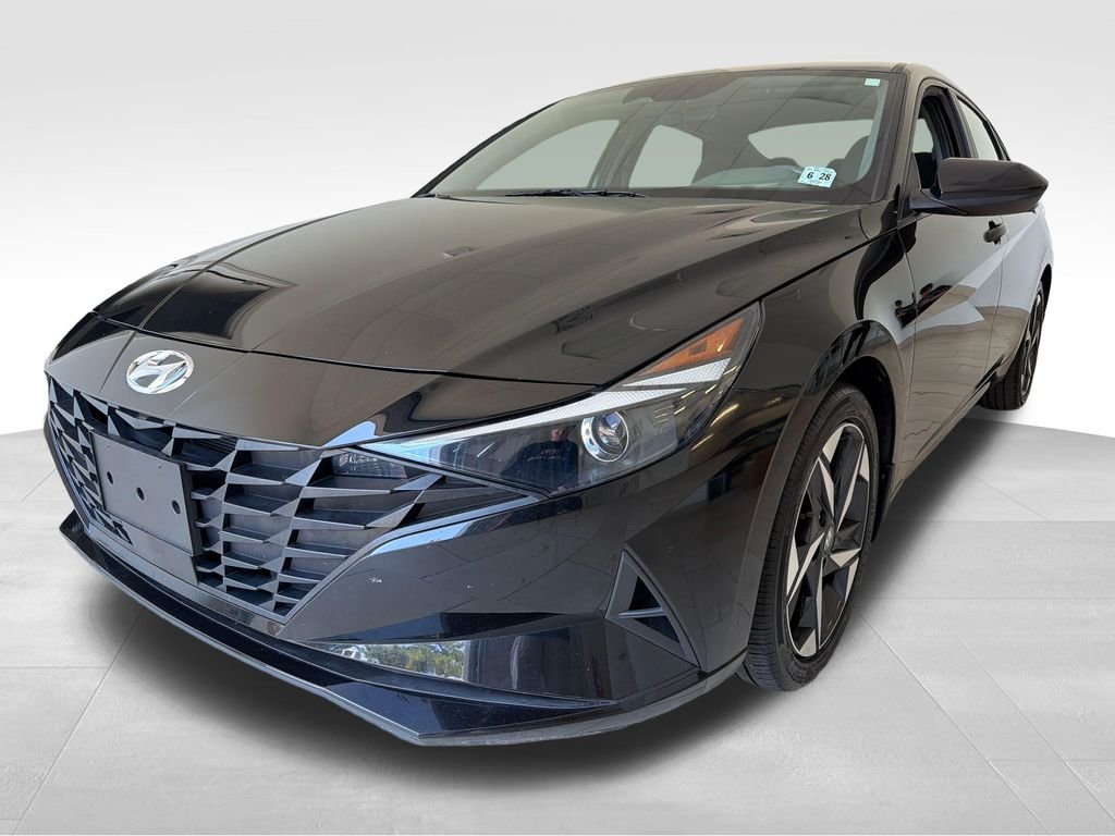 Used 2023 Phantom Black Hyundai SEL image 3