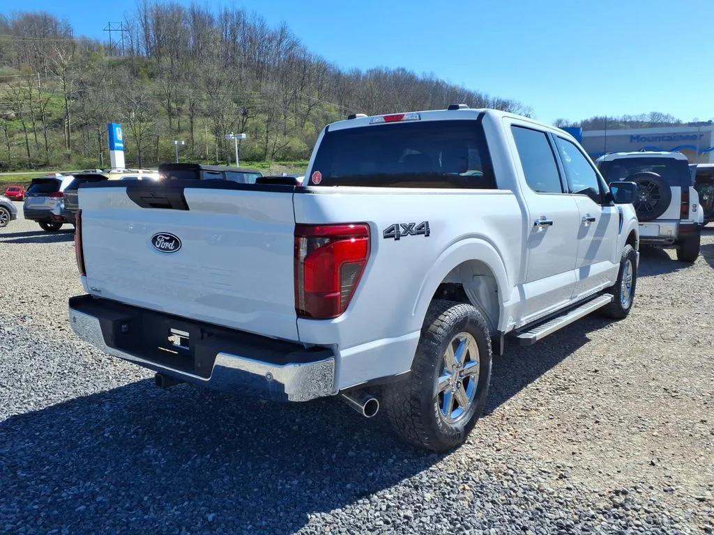 Used 2025 White Ford XLT image 22