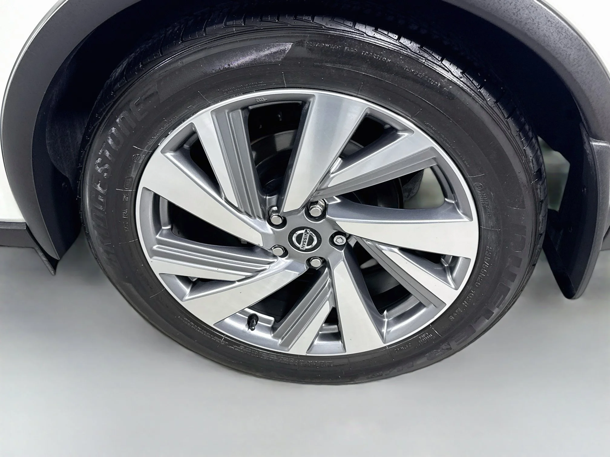 Used 2021 Pearl White Tricoat Nissan SL image 29
