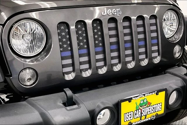 Used 2017 Granite Crystal Metallic Clearcoat Jeep Sport image 32