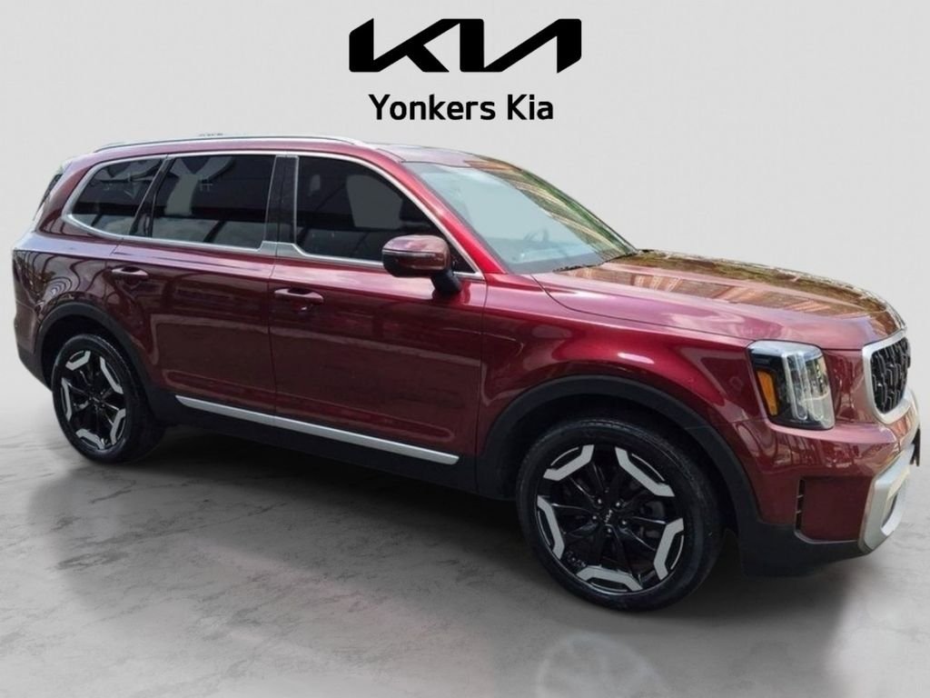 Certified Used 2023 Red Kia EX image 5