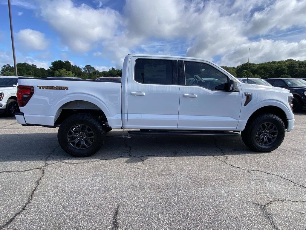 New 2026 Oxford White Ford Tremor® image 2