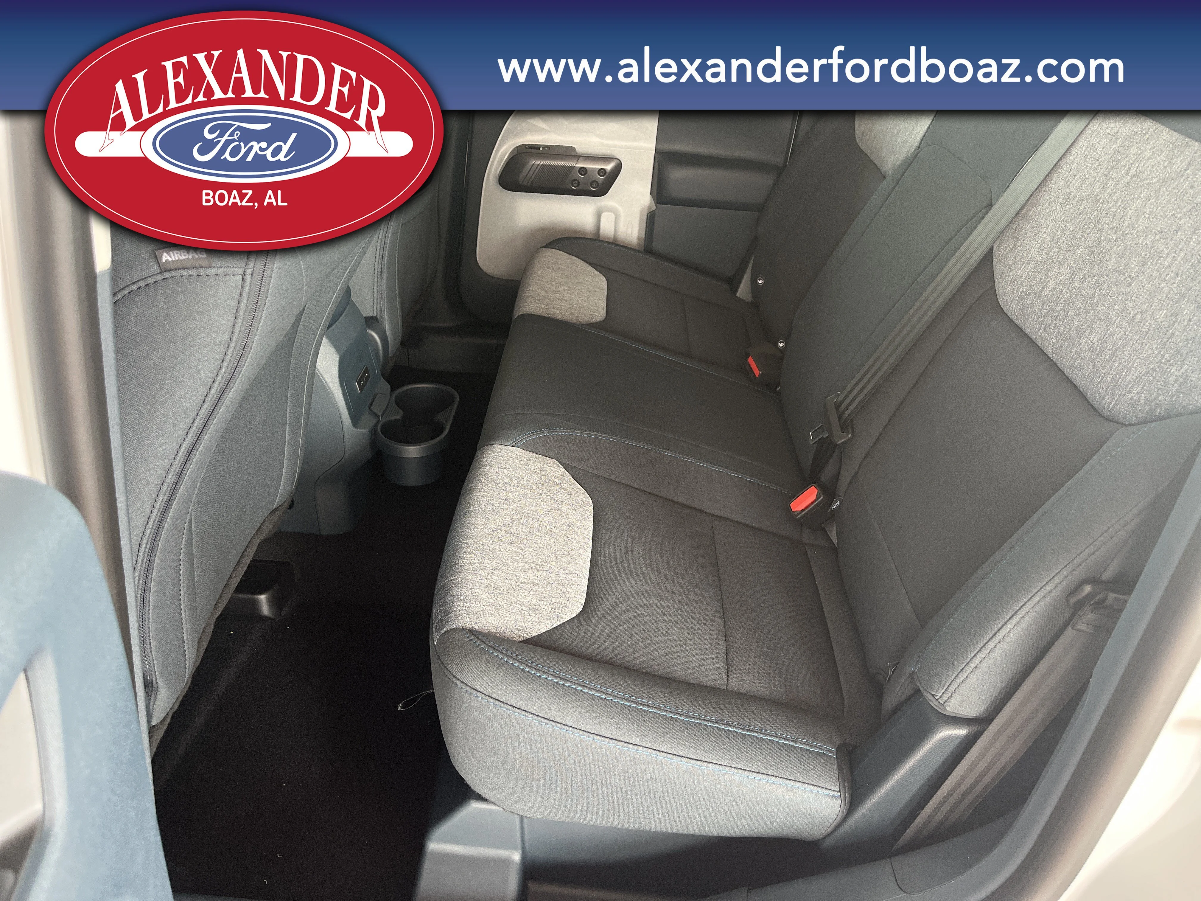 New 2026 Oxford White Ford XLT image 13
