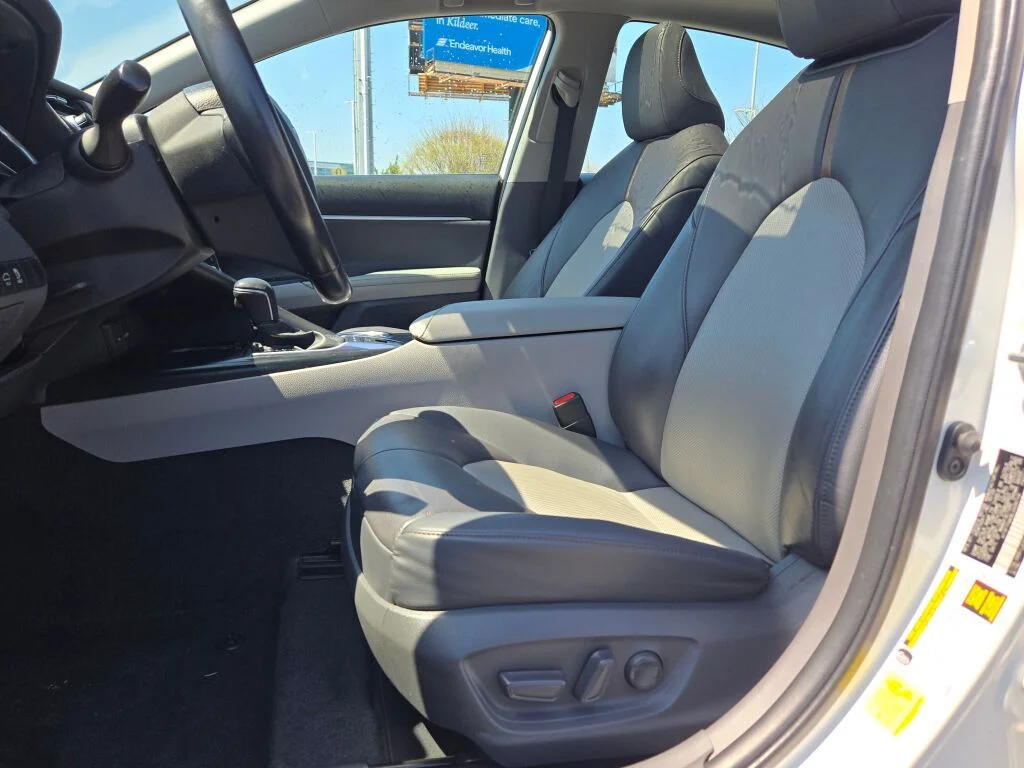 2020 Toyota Camry XLE - Photo 21