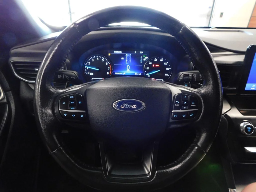 Used 2020 Agate Black Metallic Ford XLT image 19