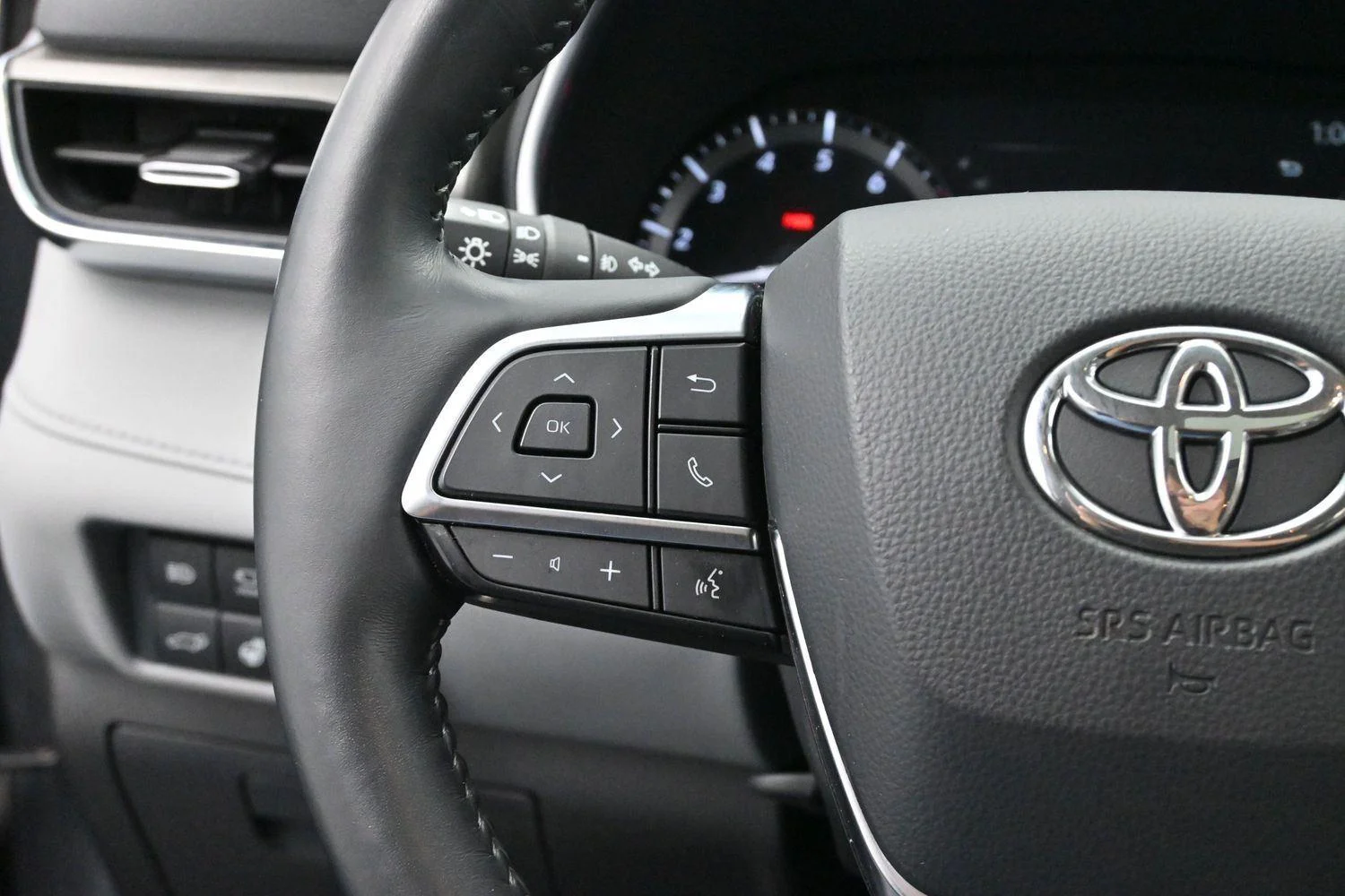Used 2021 Magnetic Gray Metallic Toyota Limited image 17