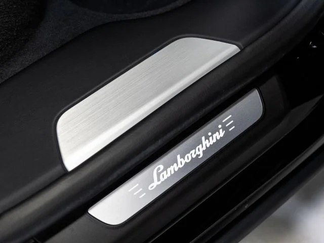 Used 2025 Black Lamborghini SE image 51