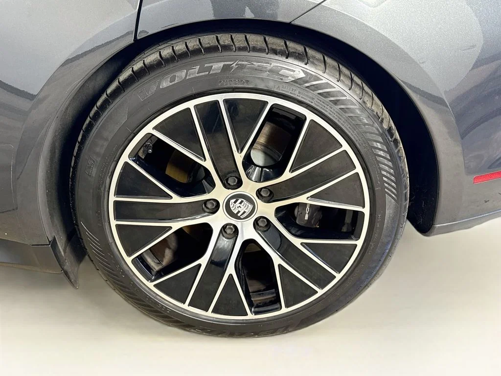 Used 2023 Gray Porsche Base image 31