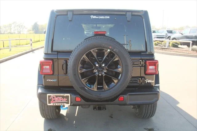 New 2023 Black Clear-Coat Exterior Paint Jeep Sahara 4xe image 4