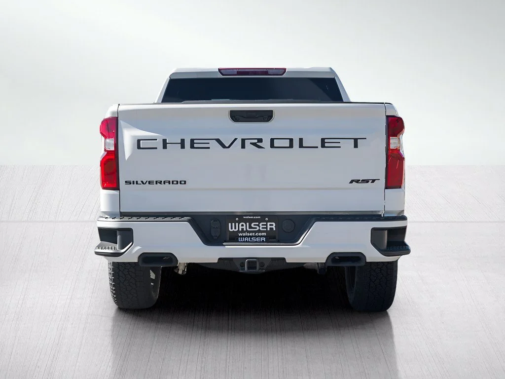 New 2026 Summit White Chevrolet RST image 4
