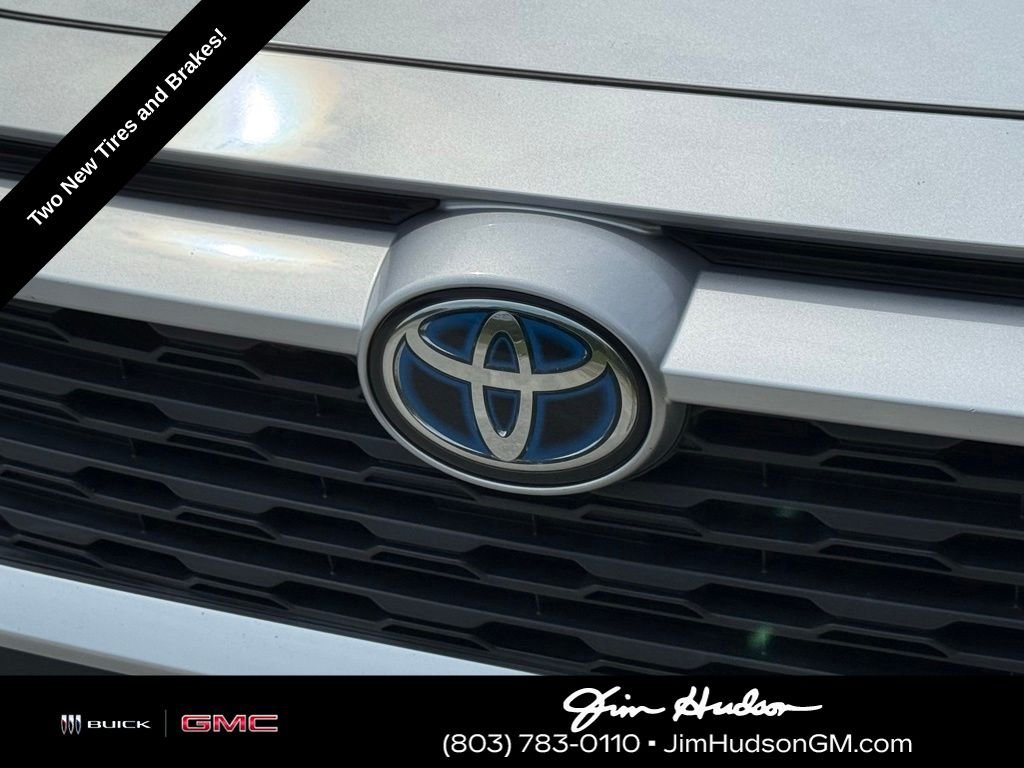Used 2022 Silver Toyota XLE image 5