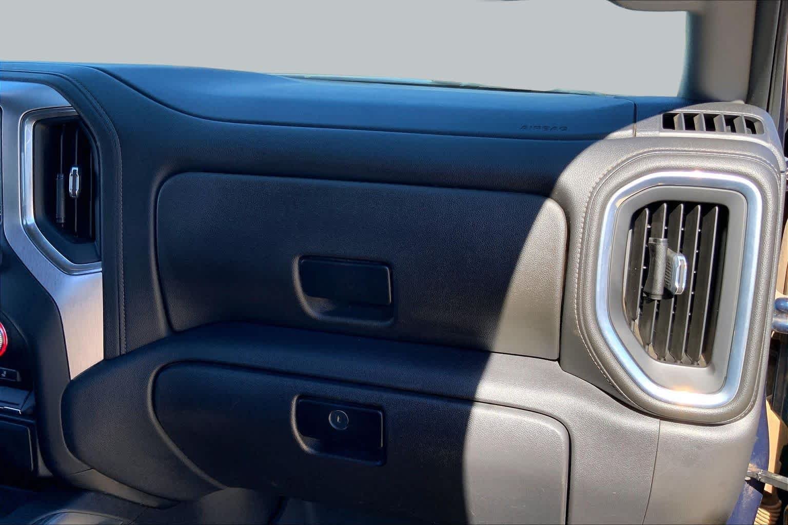 Used 2021 Pacific Blue Metallic GMC Elevation image 17