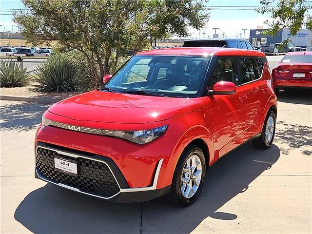 Used 2023 Inferno Red KIA LX (IVT) image 1