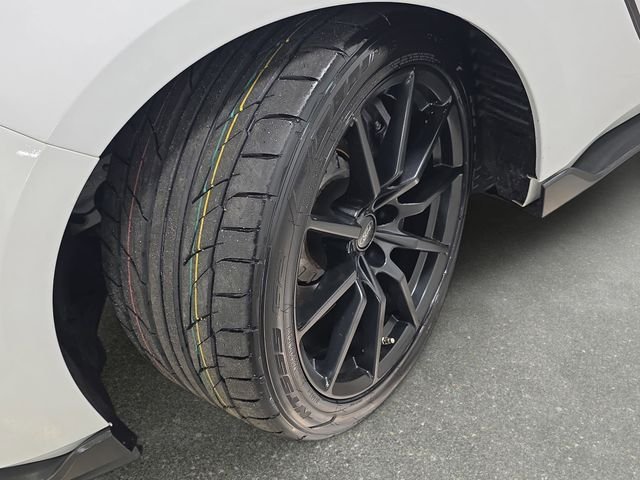 Used 2016 White Ford Shelby GT350 image 29
