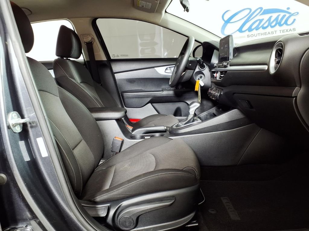 Used 2024 Gray Kia LXS image 13