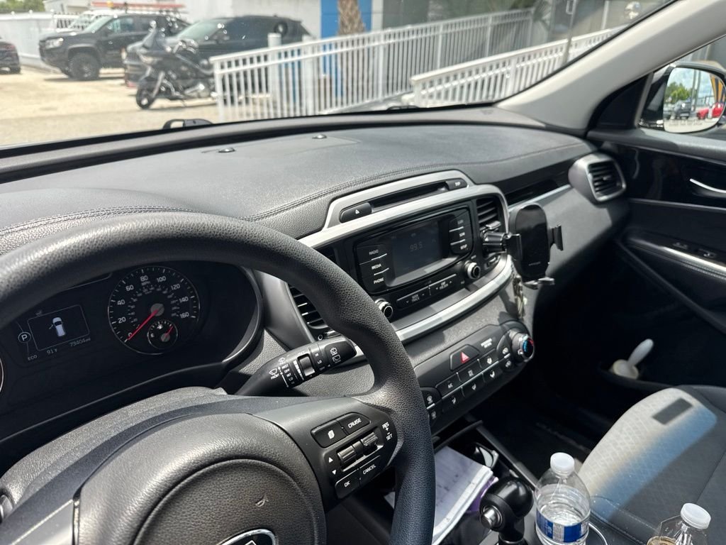 Used 2017 Silver Kia LX image 18