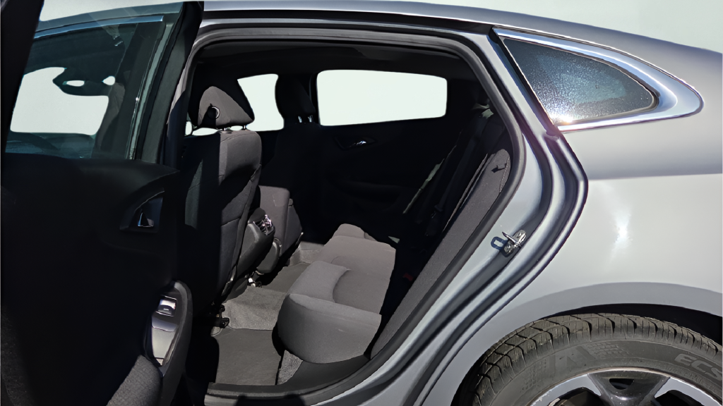 Used 2023 Gray Chevrolet LT image 33