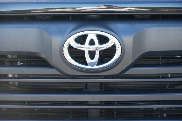 2025 Toyota Tundra SR5 - Photo 6