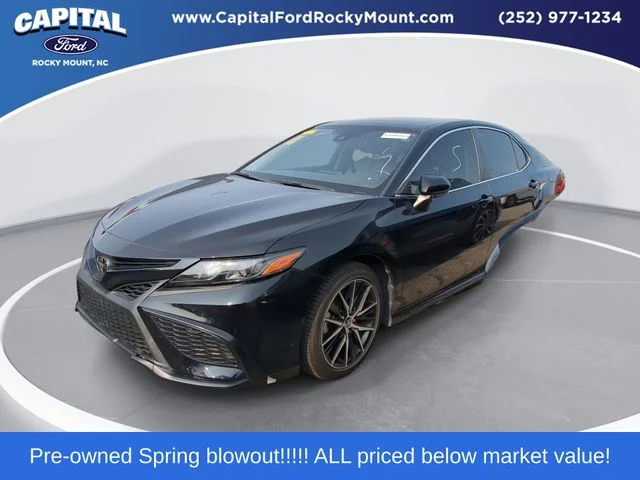 Used 2022 Black Toyota SE image 1