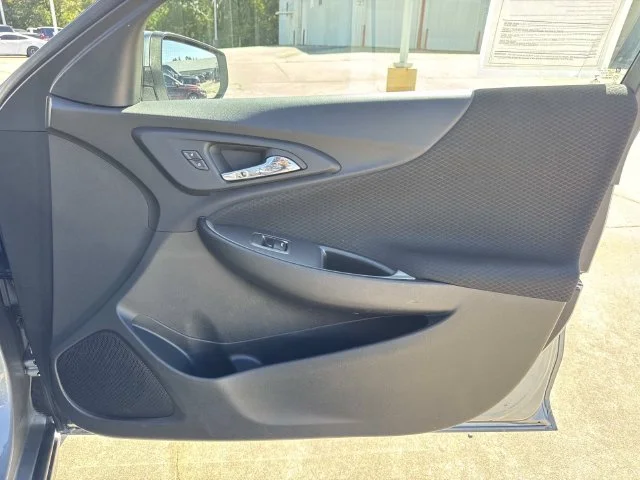 Used 2024 Gray Chevrolet LT image 33