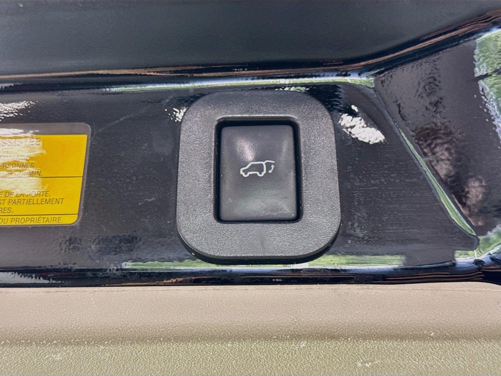 Used 2013 Black Toyota XLE image 40