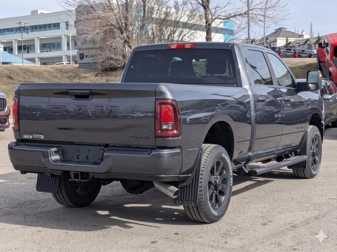 New 2026 Blue RAM Big Horn - - 4x4 - Night Edition - Big Horn Lvl 1 Plus Grp - 5th Wheel/Gooseneck Prep & More! image 8
