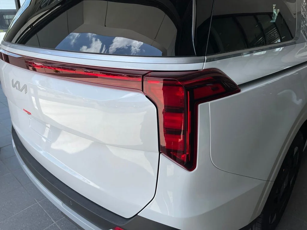 New 2026 White Kia EX image 32