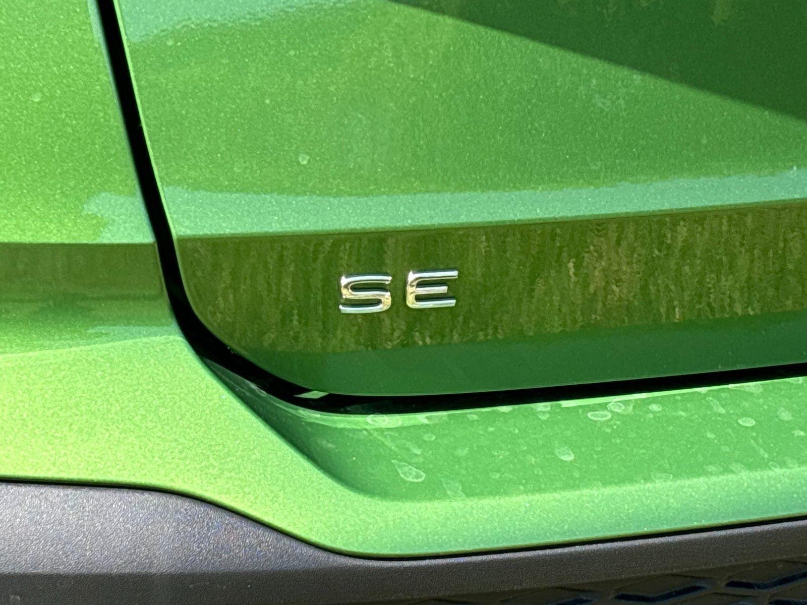 New 2026 Bright Moss Green Metallic Volkswagen SE image 11