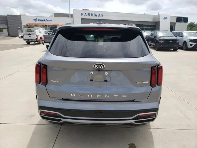 Used 2021 Gray Kia EX image 5
