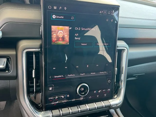 2026 GMC Yukon Denali - Photo 10