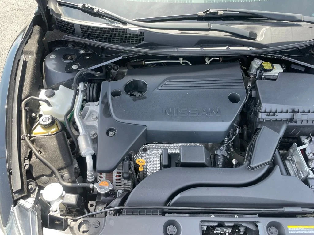 Used 2017 Super Black Clearcoat Nissan 2.5 SV image 35