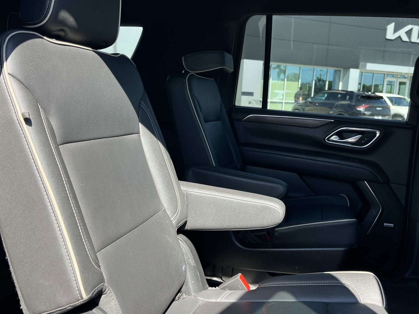 2023 Chevrolet Suburban Premier - Photo 25