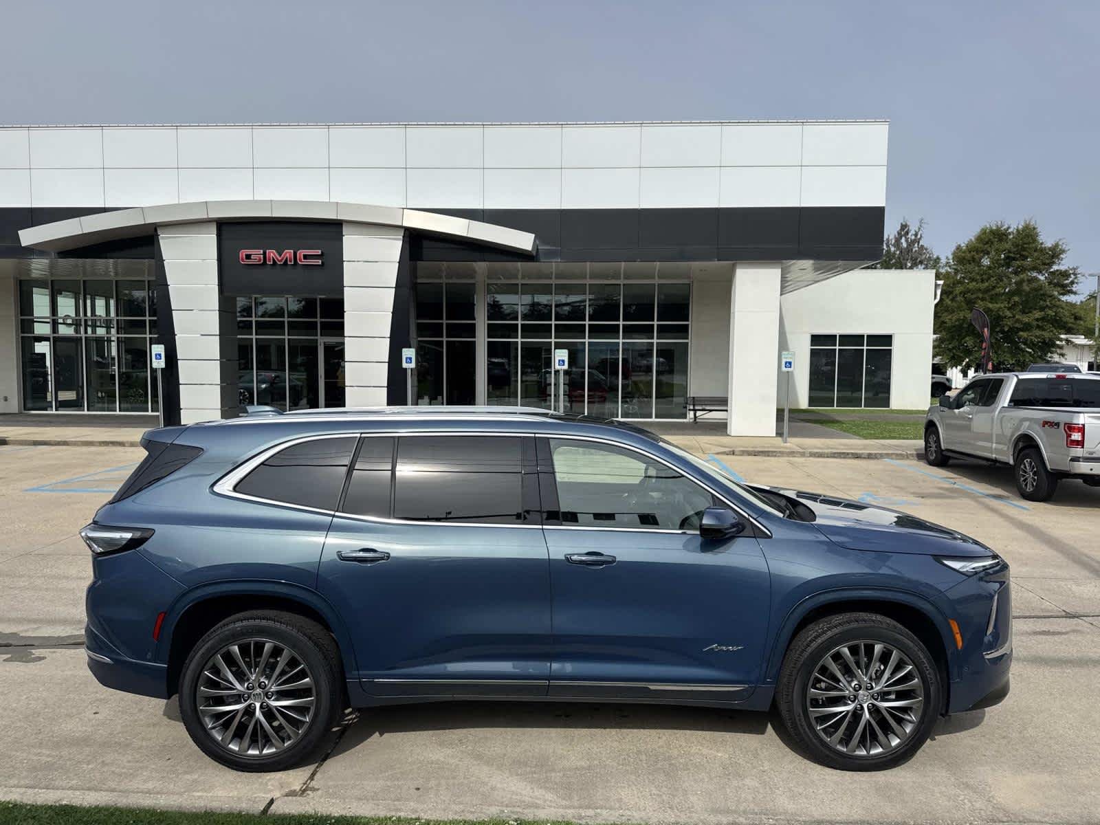 2025 Buick Enclave Avenir AWD's photo