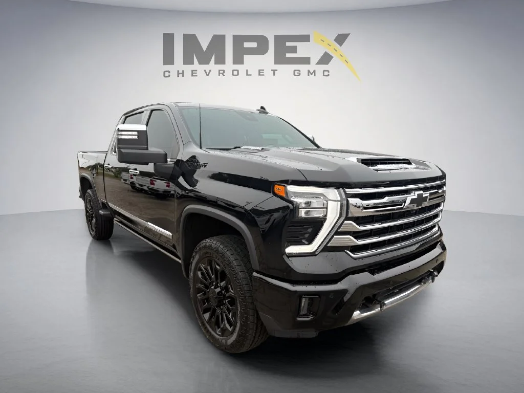 Used 2025 Black Chevrolet High Country image 7