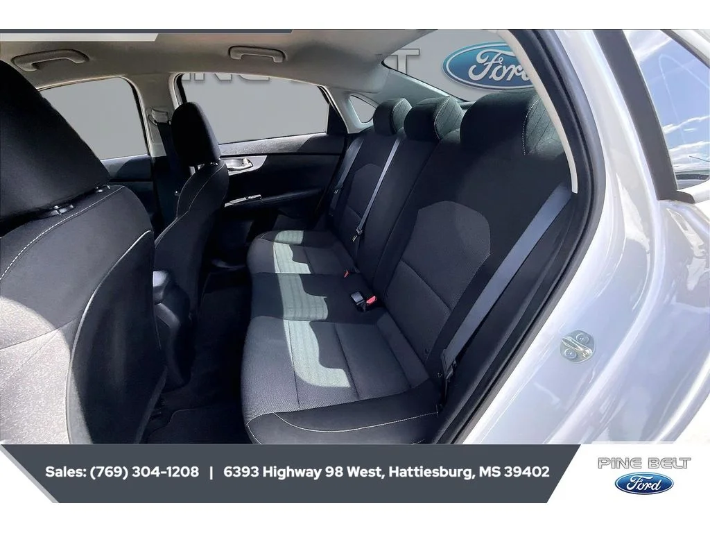 Used 2024 Snow White Pearl Kia LXS image 19